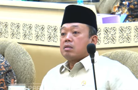 Menteri ATR/BPN Nusron Wahid menjelaskan, pemecatan ini merupakan tindak lanjut atas temuan sertifikat hak milik (SHM) dan sertifikat hak guna bangunan (SHGB) yang bermasalah. (tangkap layar tv parlemen)